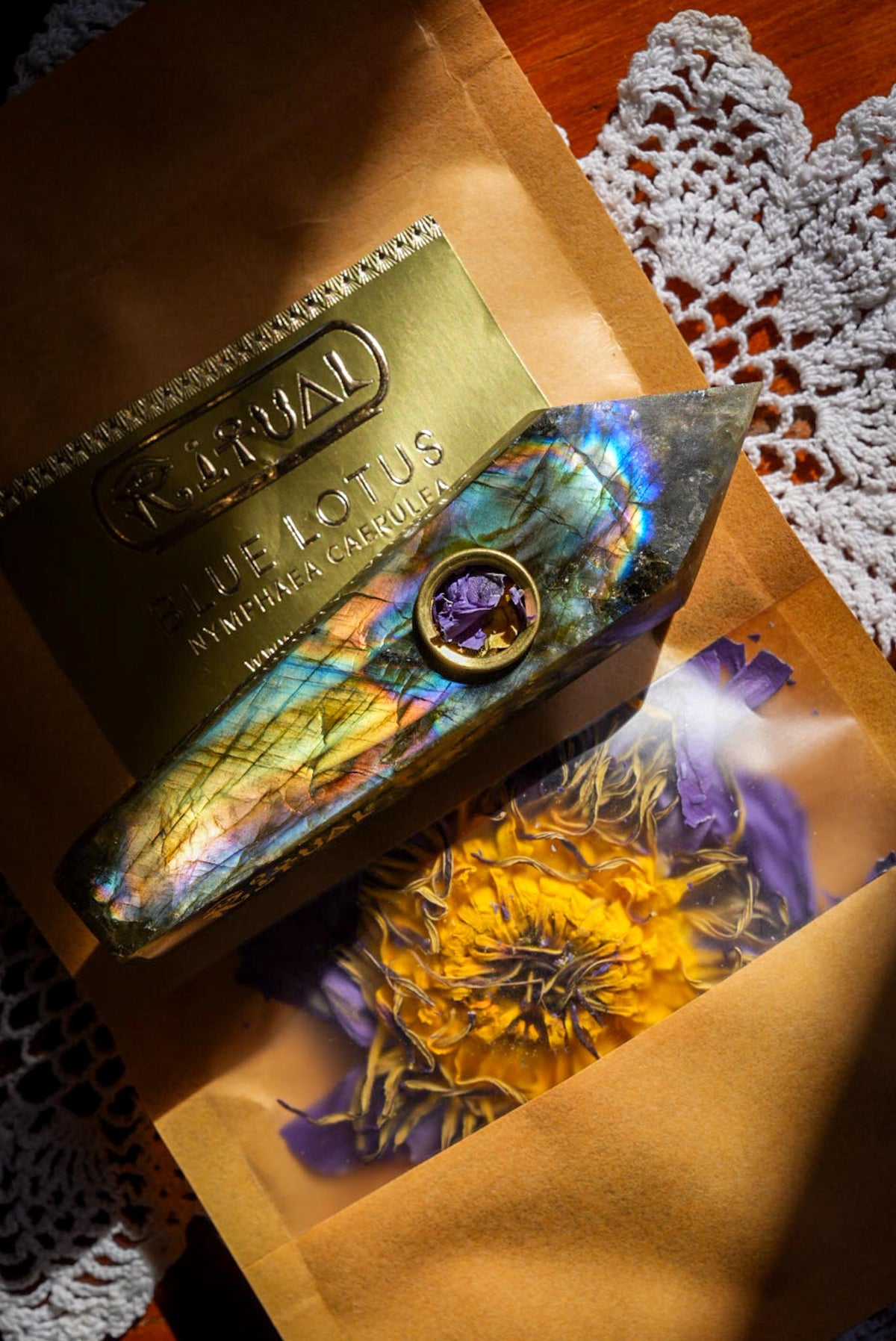 Labradorite Magic Pipe + FREE Dried Blue Lotus