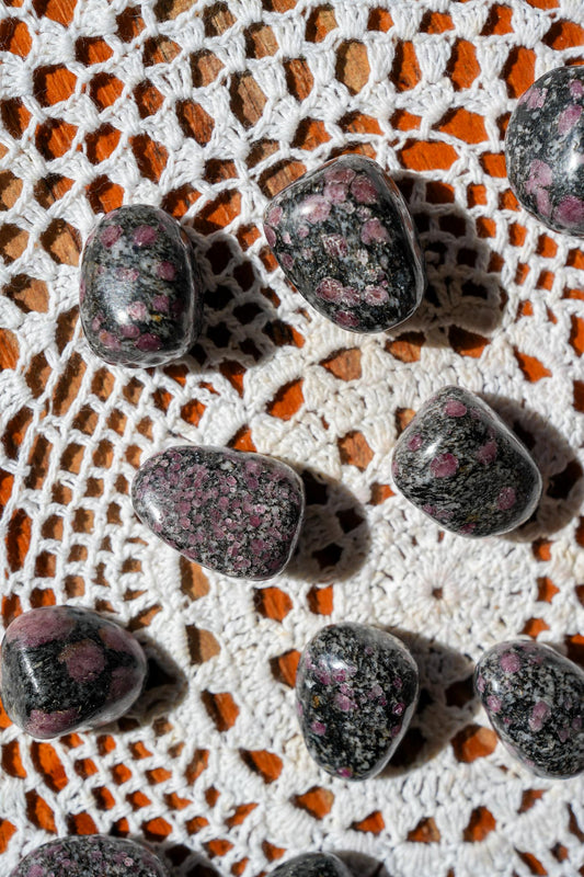 Ruby Schist Tumble